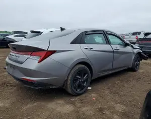 HYUNDAI Elantra 2023 1.6 - 8