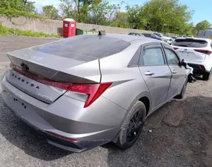 HYUNDAI Elantra 2023 1.6 - 9