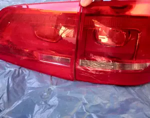 VOLKSWAGEN Touran 2011-2017 - 1