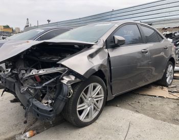 TOYOTA Corolla 2014 1.8 - 8
