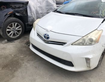 TOYOTA Prius V 2013 1.8 - 3