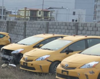 TOYOTA Prius V 2013 1.8 - 6