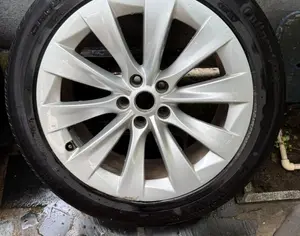 R20 TESLA Model X 2015-2026 - 1