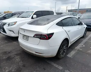 TESLA Model 3 2022 0.1 - 11