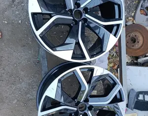 R23 AUDI RSQ8 2020-2025