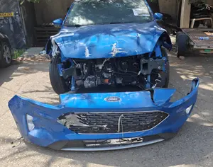 იშლება Ford Escape Titanium 2020 2.0 turbo