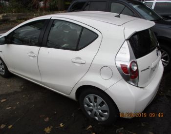 TOYOTA Prius C 2011 1.5 - 2