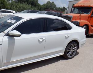 VOLKSWAGEN Passat 2017 1.8 - 10