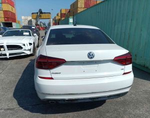 VOLKSWAGEN Passat 2017 1.8 - 11