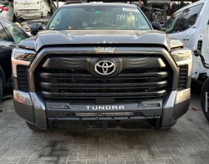TOYOTA Tundra 2023-2024