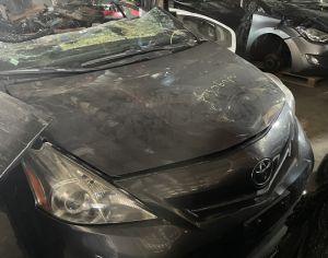 TOYOTA Prius V 2014 1.8 - 3