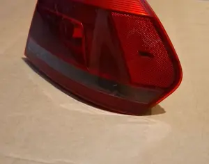 VOLKSWAGEN Passat 2011-2012 - 1
