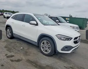 MERCEDES-BENZ GLA 250 2021 2.0