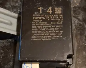 TOYOTA Camry Electrical Key & TPMS receiver assembly.