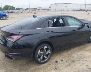 HYUNDAI Elantra 2021 1.6 - 3