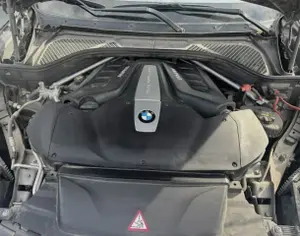 BMW X5 2015 4.4 - 7