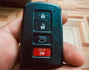 TOYOTA RAV 4 ორიგინალი გასაღები