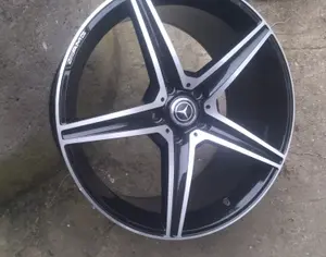 R19 MERCEDES-BENZ E 400 1972-2025 - 1