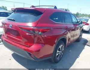 TOYOTA Highlander 2023 2.5 - 3