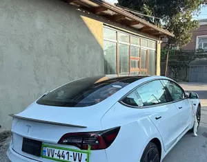 TESLA Model S 2021 0.1