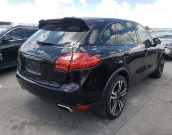 PORSCHE Cayenne 2013 4.8 - 5
