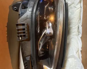 MERCEDES-BENZ C 300 2020-2025 - 4