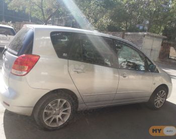TOYOTA Ist 2001-2007 - 3
