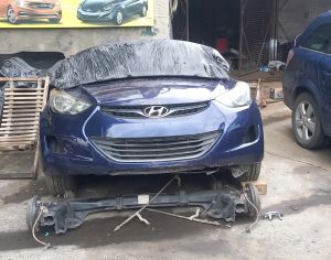 HYUNDAI Elantra 2012 1.8 - 10