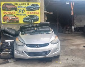 HYUNDAI Elantra 2012 1.8 - 7