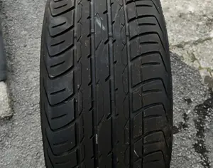 R20 235/35 All Seasons - 2
