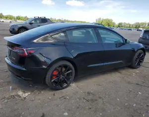 TESLA Model 3 2021 6.4 - 3