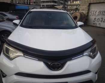 TOYOTA RAV -4 2015-2018კაპოტის სპოილერი დამცავი, ორიგინალი მანქანაზე მოხსნილია.იდეალირ მდგომარეობაში. - 1