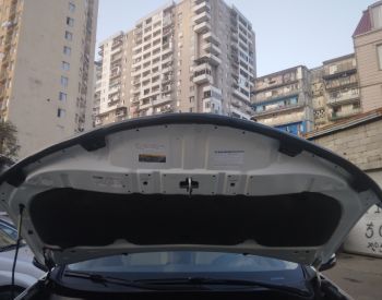 TOYOTA RAV -4 2015-2018კაპოტის სპოილერი დამცავი, ორიგინალი მანქანაზე მოხსნილია.იდეალირ მდგომარეობაში. - 5