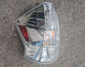 TOYOTA Prius V 2011-2014 - 6