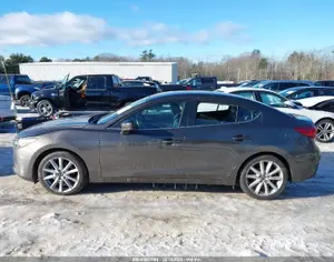 MAZDA Mazda 3 2018 2.5 - 3