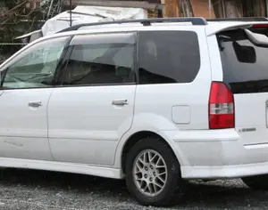 MITSUBISHI Chariot 1997-2005