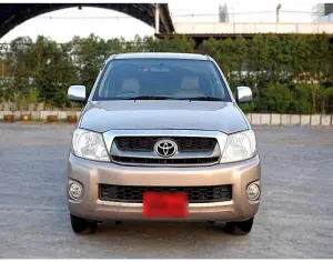 TOYOTA Hilux 2009-2011 - 3