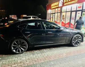 R21 TESLA Model S 2018 - 1