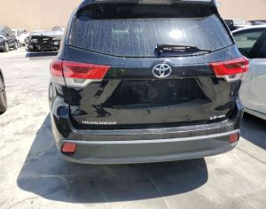 TOYOTA Highlander 2017 3.5 - 12