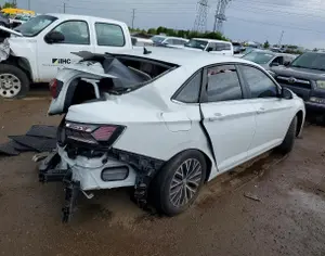 VOLKSWAGEN Jetta 2020 1.4 - 2