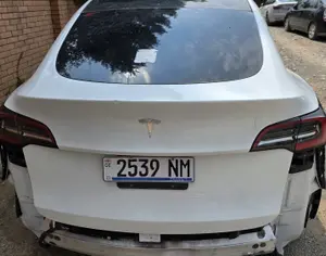 TESLA Model Y 2022 0.1