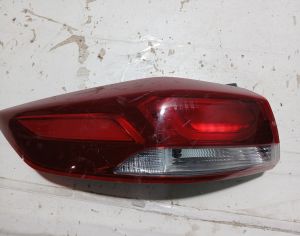HYUNDAI Elantra 2016-2020 - 1