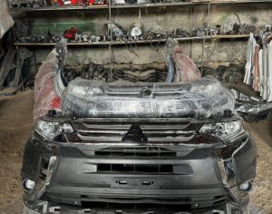 იშლება mitsubishi outlander XL 2016-2021. წინა ცარიელი კარი 700 ლარი, უკანა 600 ლარ.