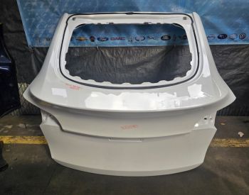 TESLA Model Y 2017-2023