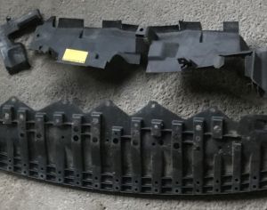R15 TOYOTA Aqua 1997-2025 - 1