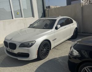 BMW 750 2011 4.4
