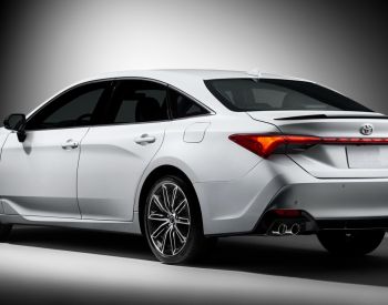 TOYOTA Avalon 2015 2.5 - 6