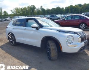MITSUBISHI Outlander 2022 2.5 - 8