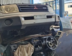 MITSUBISHI Pajero IO 1998-2005