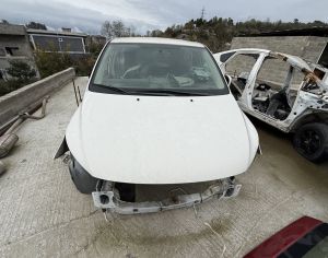 VOLKSWAGEN Routan 2010-2011 - 2